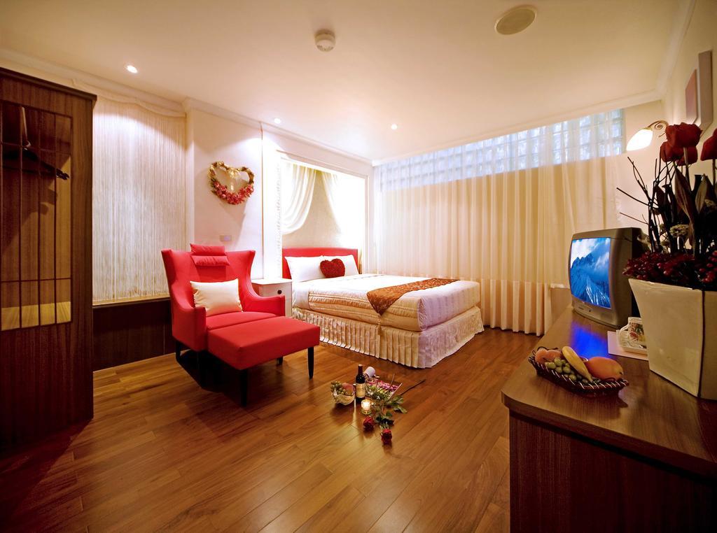 Xiu Shui Hotel Юйчи Экстерьер фото
